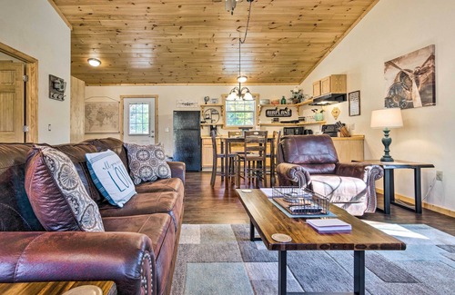 Cherokee Cabina | 8 Mi to Great Smoky Mtn National Park: Cozy Cabin