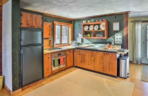 Andover Apartamento | 8 Mi to Okemo Mtn Charming Ludlow Studio!