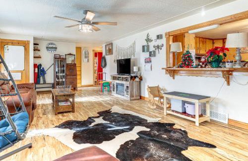 Scottsbluff Casa | 8 Mi to Scotts Bluff Natl Monument Family Home