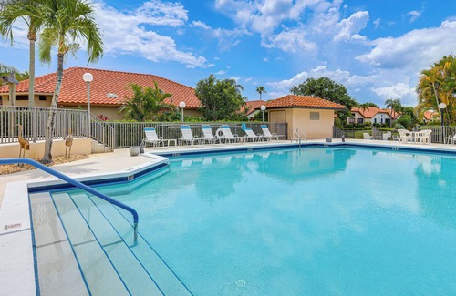 Palm City Casa | 8 Mi to Stuart Beach: Home w/ Pool Access!