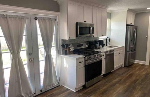 Read Boulevard East Casa | 8 miles from French Quarter.