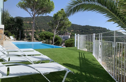 Canyet de Mar Villa | 8 minutes walk from Canyet beach VILLA ROSAMAR LUXURY ***** 320 m2, SEA VIEW