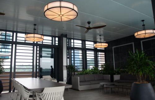 Sungai Penchala Apartamento | 8 Mossaz skypool 5mins to 1U and Ikea atEmpire City by Light House