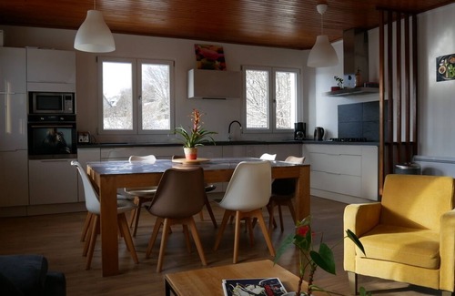 Chastreix Apartamento | 8-person gîte in Chastreix, close to ski resorts and nature.