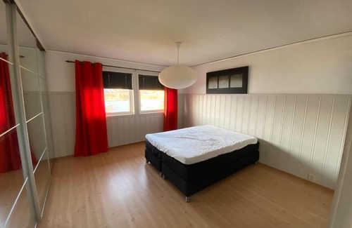 Selje Apartamento | 8 person holiday apartment in beautiful surroundings in Selje