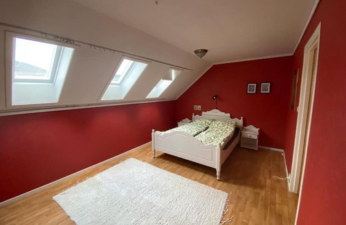 Selje Apartamento | 8 person holiday apartment in beautiful surroundings in Selje