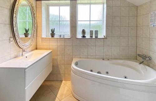 Arrild Ferieby Casa | 8 person holiday home in Toftlund