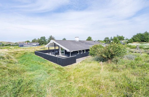 Henne Strand Casa | 8 person holiday home in Henne