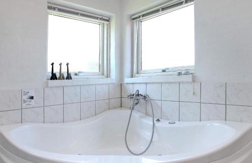 Lonstrup Casa | 8 person holiday home in Hjørring-By Traum