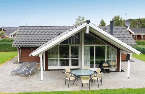 Pøt Strandby Casa | 8 person holiday home in Juelsminde-By Traum