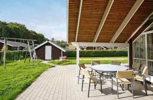 Pøt Strandby Casa | 8 person holiday home in Juelsminde-By Traum