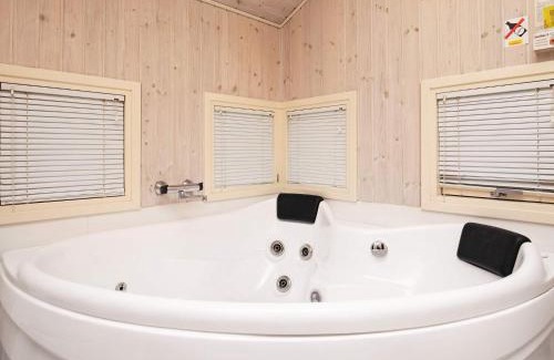 Sydlangeland Casa | 8 person holiday home in Humble