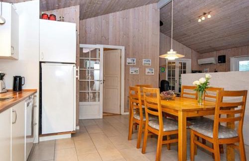 Jegum Casa | 8 person holiday home in Oksb l