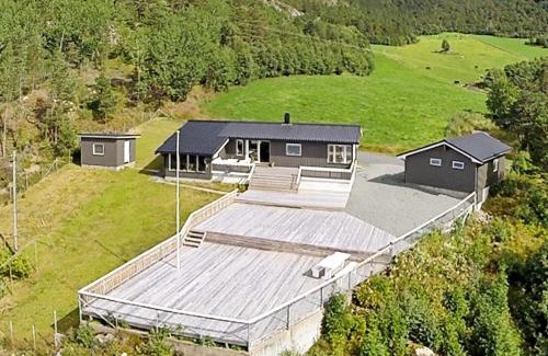 Snillfjord Casa | 8 person holiday home in Sundlandet