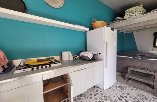 Apt Casa | 8-person house with pool and jacuzzi, 5 minutes from apt.