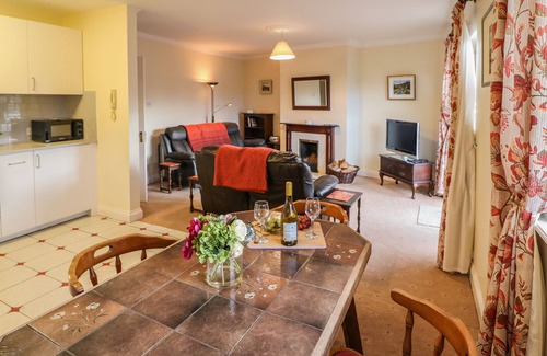 Killarney Cabaña | 8 SCRAHAN PLACE, family friendly in Killarney, County Kerry
