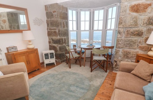 Sennen Cove Cabaña | 8 SENNEN HEIGHTS, family friendly in Sennen Cove