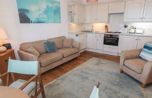 Sennen Cove Cabaña | 8 SENNEN HEIGHTS, family friendly in Sennen Cove