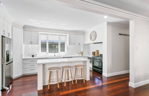 South Fremantle Casa | 8 Sheedy · South Freo Great Location Renovated Home