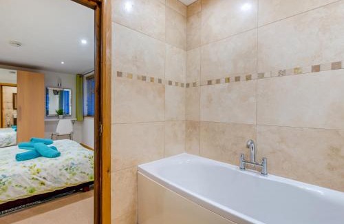 Roundham Casa | 8 Vista Apartments