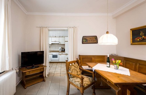 Traben-Trarbach Otro | 80 m² Alojamiento ∙ 1 habitación ∙ 5 huéspedes