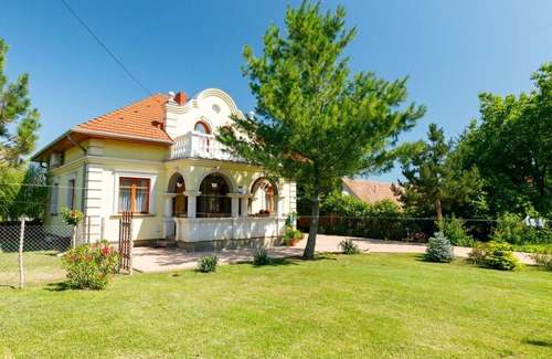 Balatonoszod Apartamento | 80 m² Apartamento ∙ 1 habitación ∙ 5 huéspedes