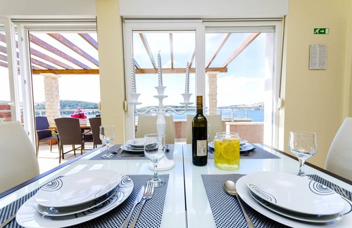 Rogoznica Apartamento | 80 m² Apartamento ∙ 3 habitaciones ∙ 6 huéspedes