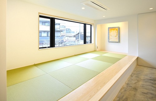 Sakyo Ward Casa | 80-square-meter room overlooking the Ritz-Carlton, Kyoto and the Kamo River. Limited to 1 couple per day.