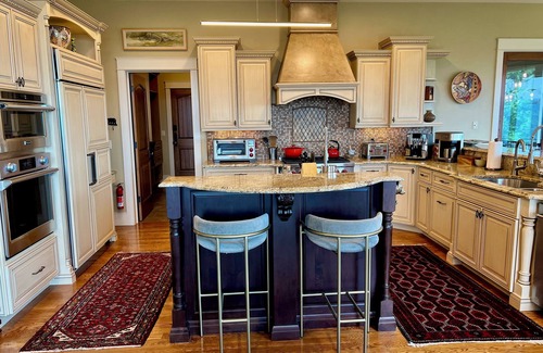 Old Fort Casa | 8000sf Luxurious Estate with Majestic Mountain Views Black Mountain / Asheville