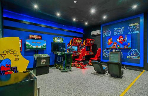 Loughman Casa | 8005 Oak Shadow Ct