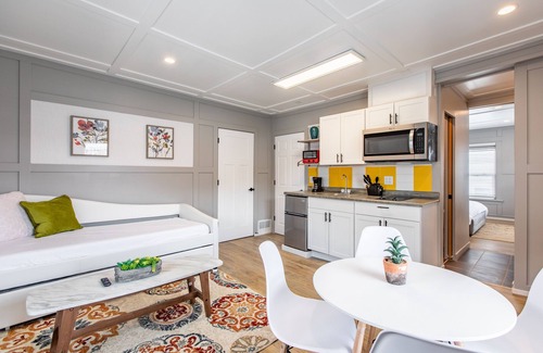 Kutzky Park Apartamento | RitaBNB-WALK to Mayo-8035- Chic and Luxury 1BR Apt