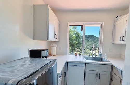 Thousand Oaks Casa | 808 Retreat -A Tranquil Oasis