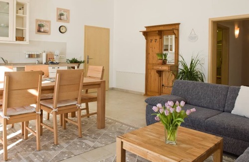 Sonnen Apartamento | Apartamento de vacaciones familiar de 80 m² con tres habitaciones separadas. Incluye cesta de desayuno.