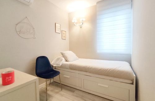 Alhaurín de la Torre Apartamento | 80s Loft ViNTAGE 15' Málaga Airport Free Guest Parking