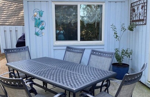 Lawton Woods Casa | 81 Lawton - Bike to the Beach! 3 Bedroom Sea Pines Home