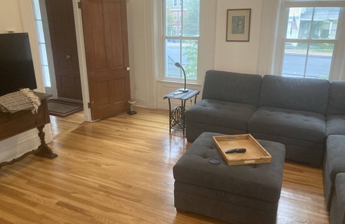 Winooski Apartamento | 81A East Allen 2 hab. A pasos del apartamento del centro.