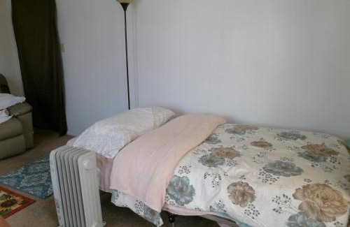 Chicago Heights Casa | 834 Happy Home -Peaceful Private RMs with Laundry