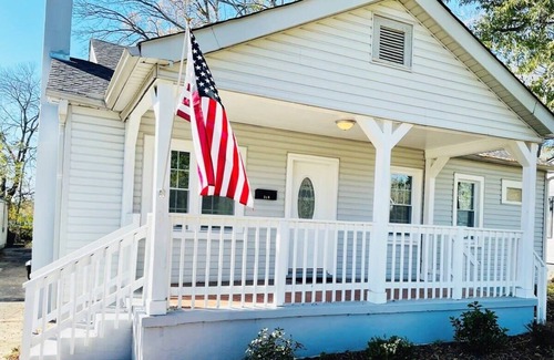 Crestline Heights Casa | 83rd Street Comfy Cottage