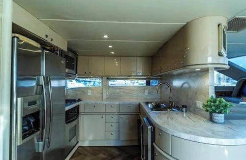 West Newport Alquiler De Eote | 84' LAZZARA /LA VIE