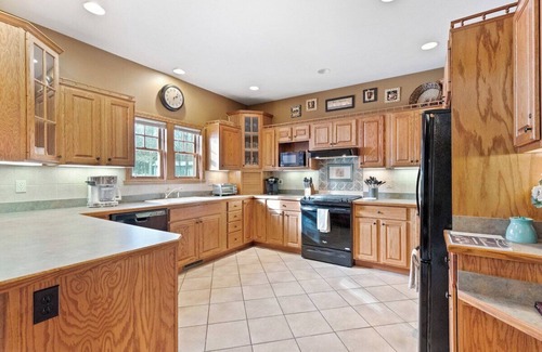 Clymer Casa | 8438 Canterbury · Luxury Mountain Top Living For The Whole Family