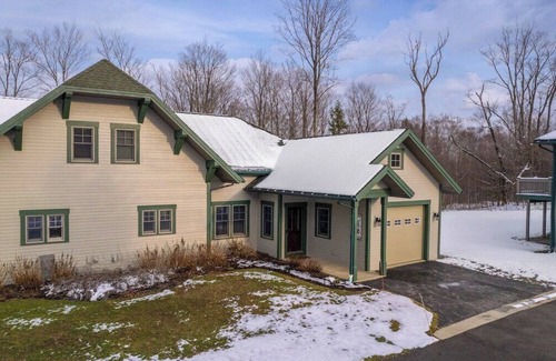 Clymer Casa | 8438 Canterbury · Luxury Mountain Top Living For The Whole Family