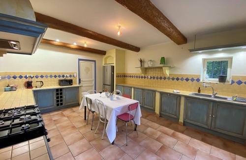 Althen-des-Paluds Casa | 84B3 - Freesia, suite in 18th century Provencal farmhouse