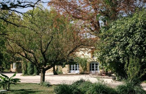 Althen-des-Paluds Casa | 84B3 - Freesia suite in 18th century Provencal farmhouse