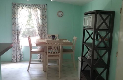 Mills River Casa | $ 85 por noche, lindo, limpio, tranquilo y conveniente