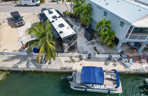 Cudjoe Key Alquiler De RV | 85 Canalfront Empty RV Lot with 35' Seawall