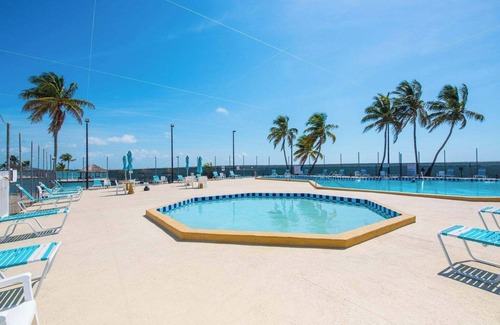 Cudjoe Key Alquiler De RV | 85 Canalfront Empty RV Lot with 35' Seawall