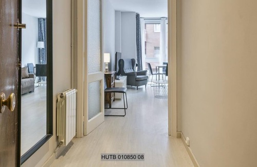 Gracia Apartamento | 87. Lesseps Apartment