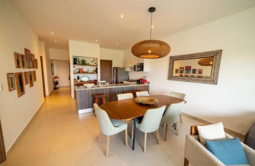 Xcumpich Apartamento | 87978 DELUXE and unique 3BR condo by The Harbor, Via Montejo