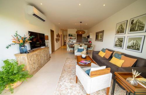 Xcumpich Apartamento | 87978 DELUXE and unique 3BR condo by The Harbor, Via Montejo