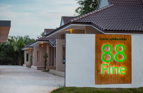 Phunphin Apartamento | 88 Fine Room @Surat Thani Airport